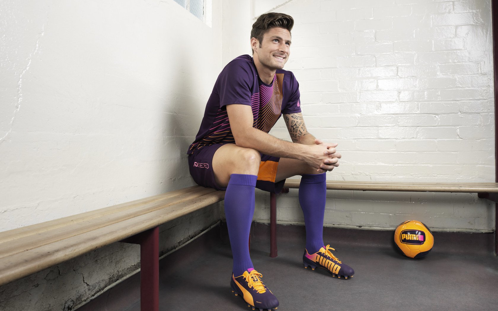 九游vip-以足球为纽带的国际交流合作不断深化，提倡足球